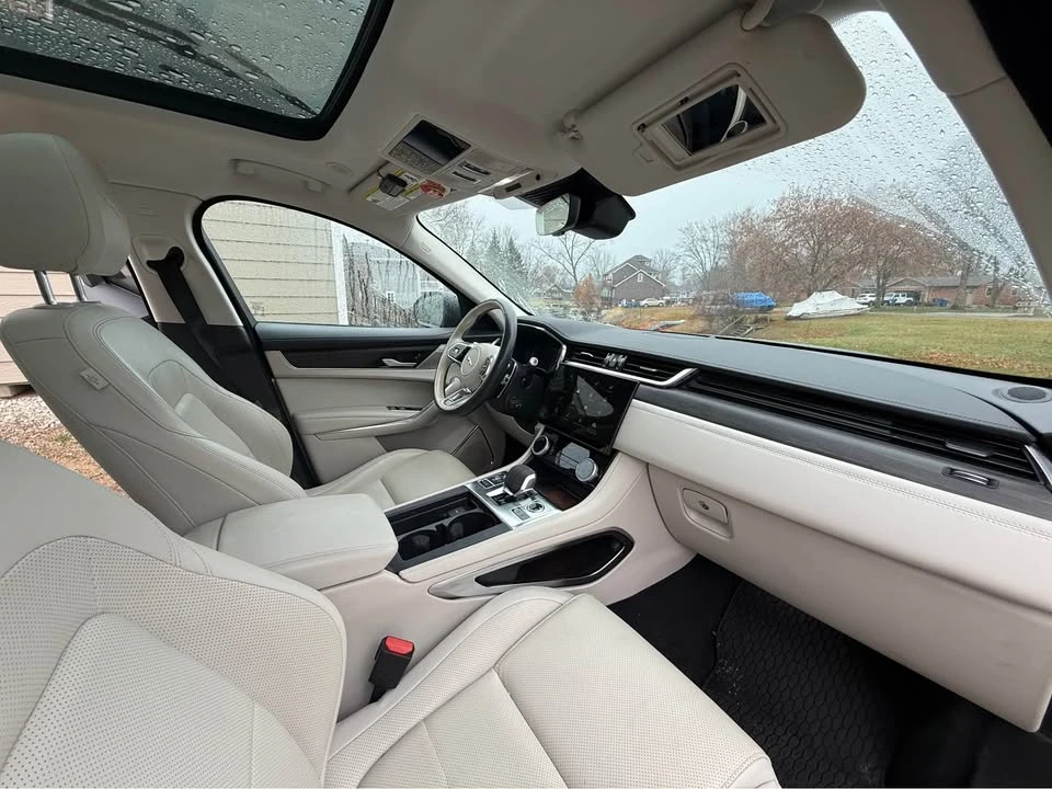 2022 Jaguar F-Pace - Image 3 of 10