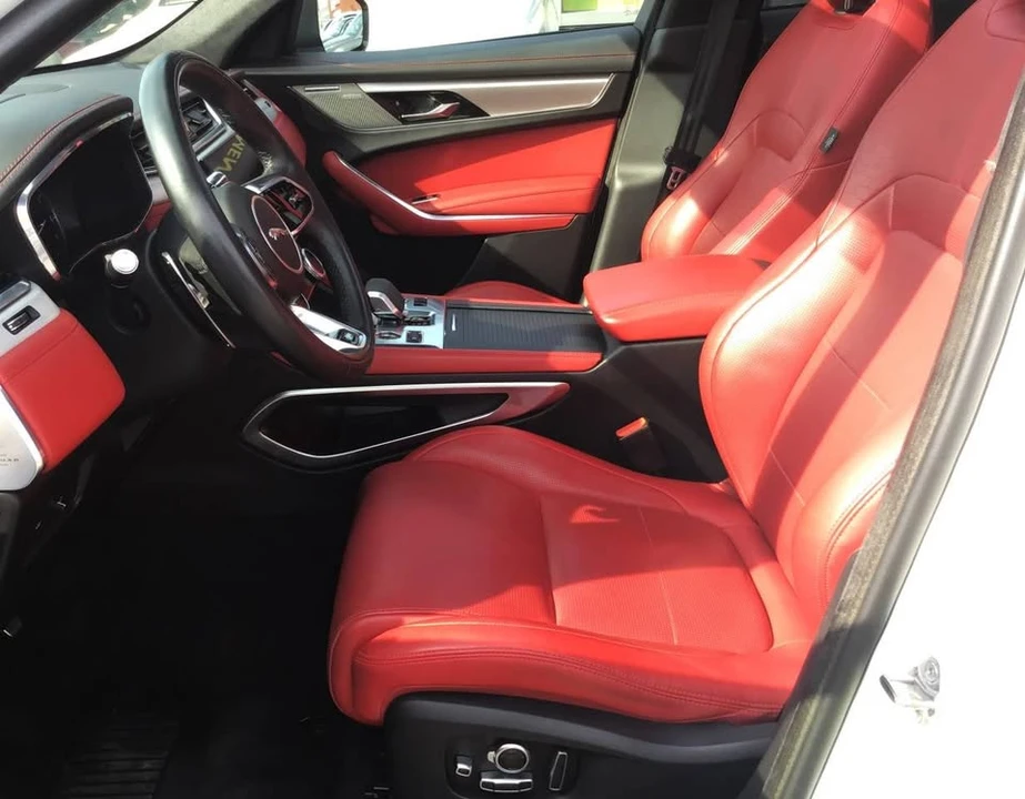 2022 Jaguar F-Pace - Image 15 of 20