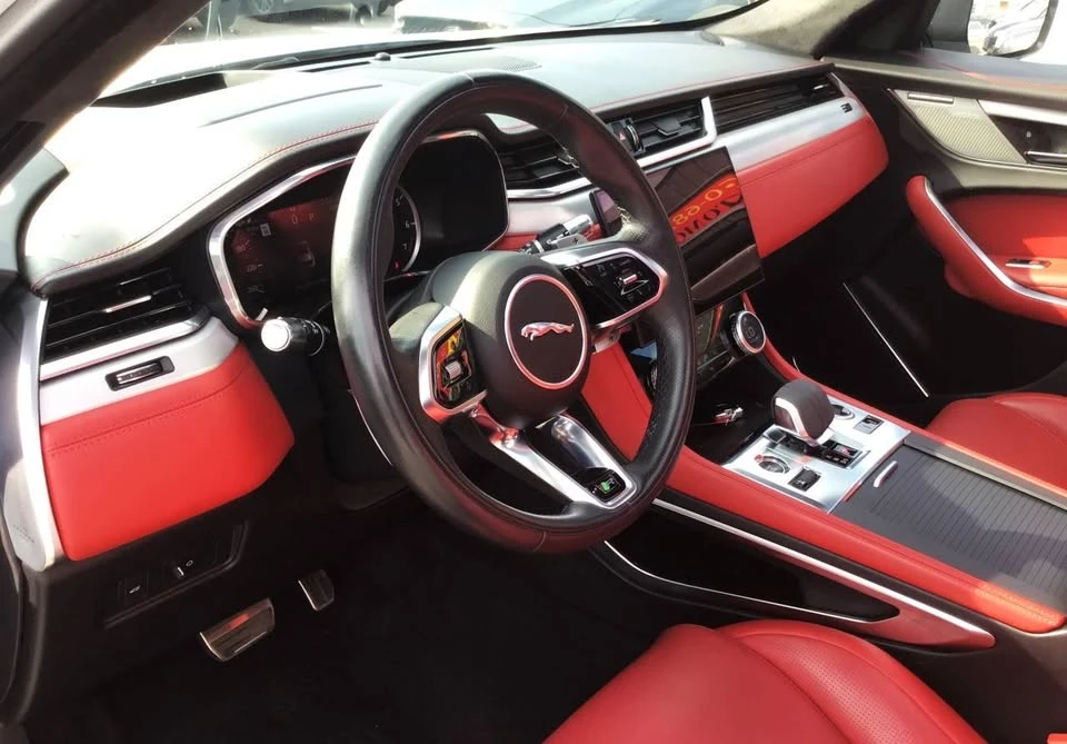 2022 Jaguar F-Pace - Image 11 of 20