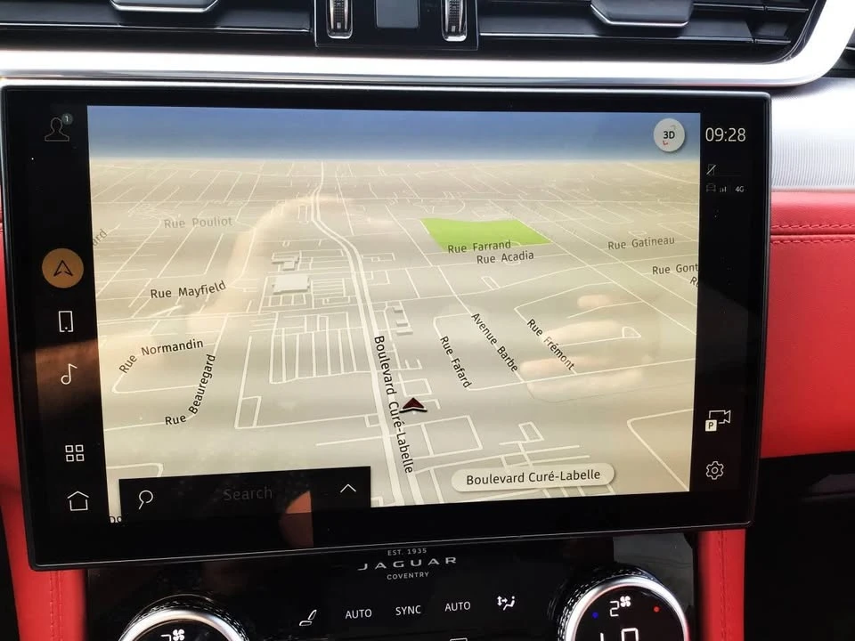 2022 Jaguar F-Pace - Image 13 of 20