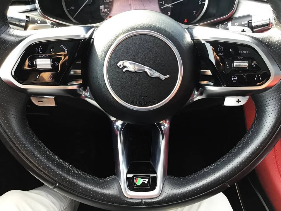 2022 Jaguar F-Pace - Image 17 of 20