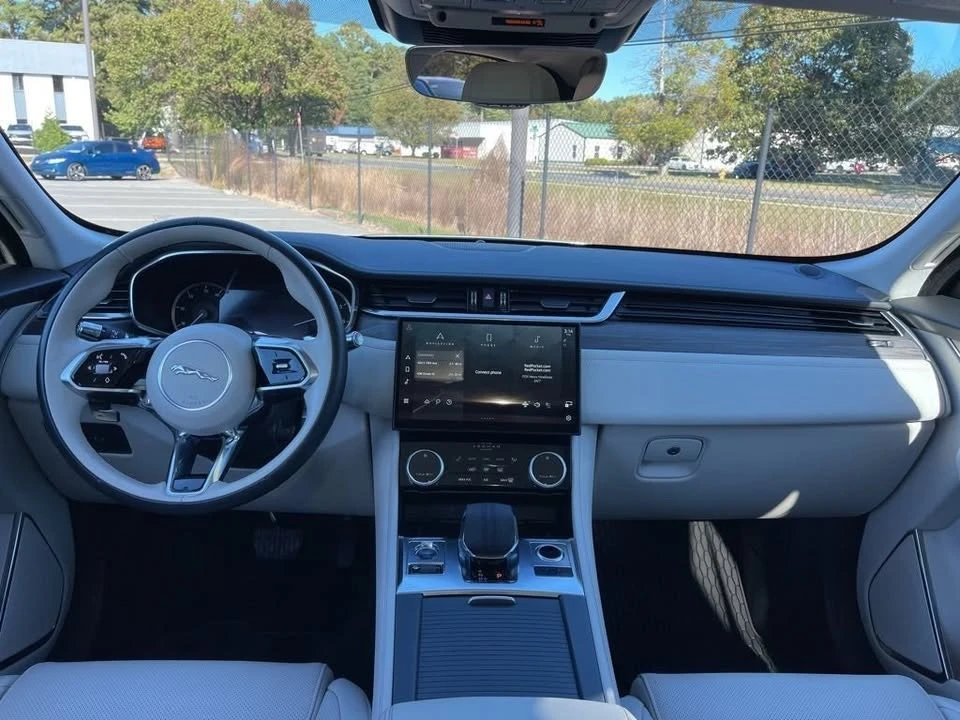 2022 Jaguar F-Pace - Image 7 of 19