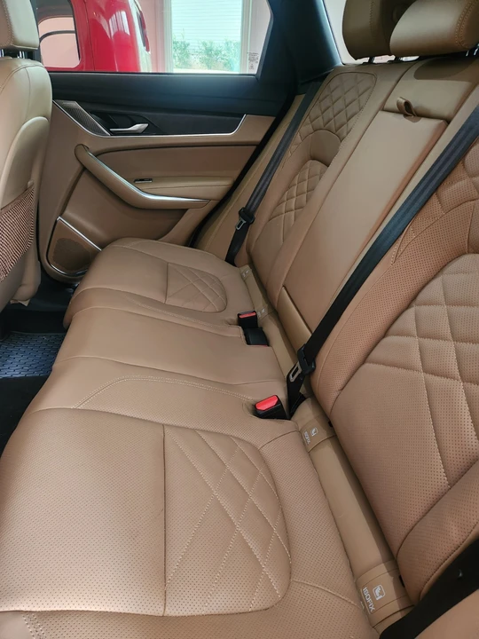 2022 Jaguar F-Pace - Image 7 of 10