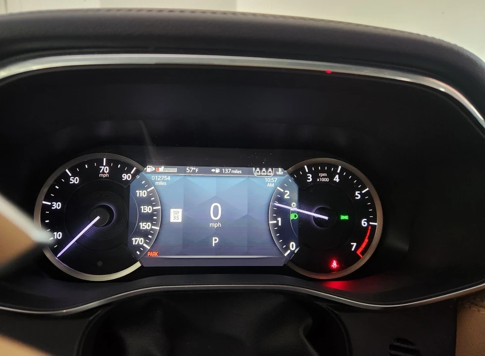 2022 Jaguar F-Pace - Image 8 of 10