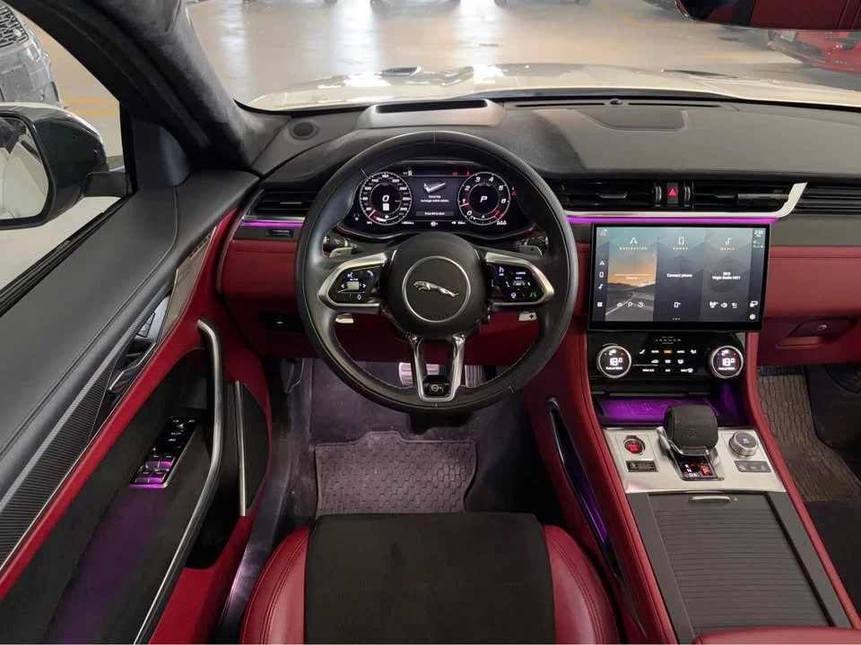 2022 Jaguar F-Pace SVR - Image 9 of 18