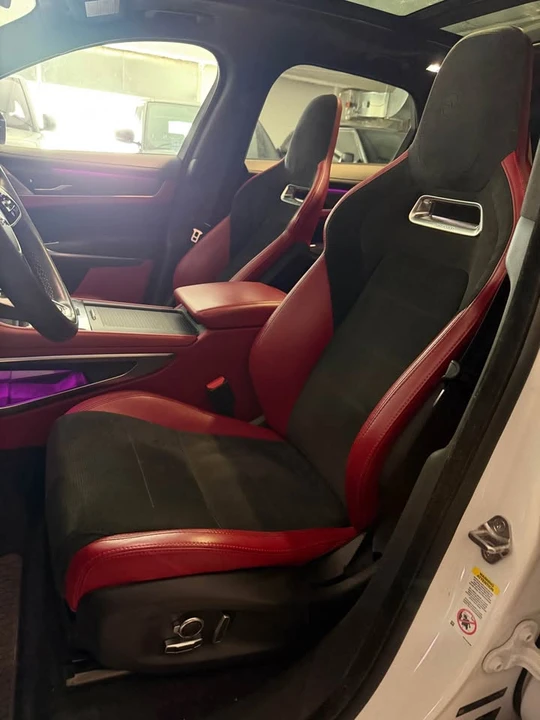 2022 Jaguar F-Pace SVR - Image 11 of 18