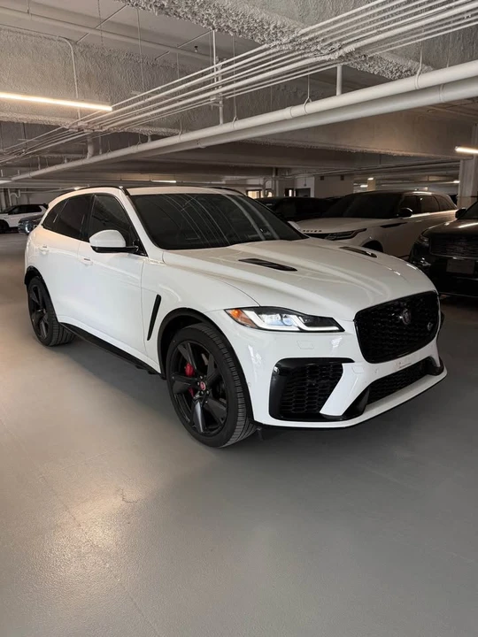 2022 Jaguar F-Pace SVR - Image 3 of 18