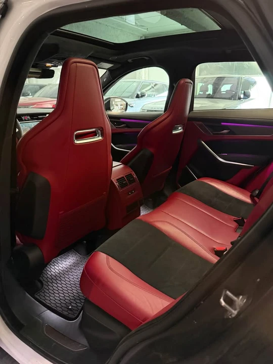 2022 Jaguar F-Pace SVR - Image 8 of 18