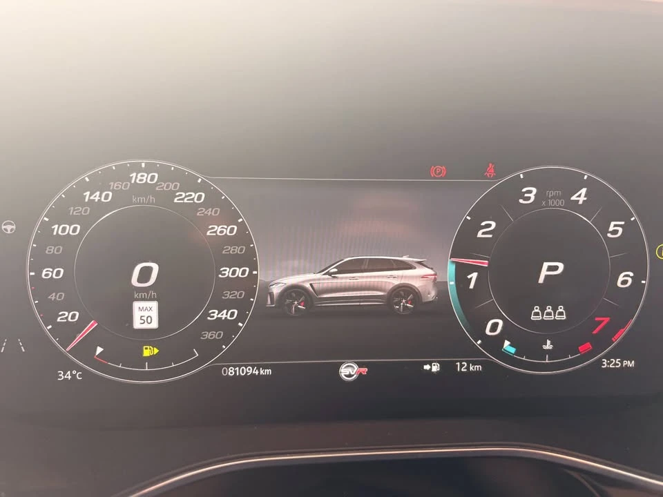 2022 Jaguar F-Pace SVR - Image 10 of 12