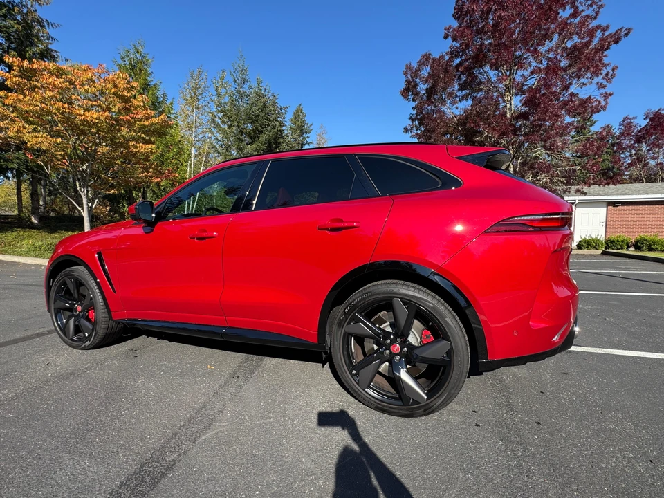 2022 Jaguar F-Pace SVR - Image 12 of 31