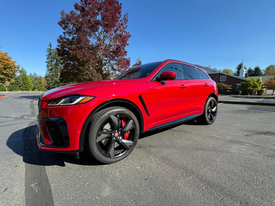 2022 Jaguar F-Pace SVR - Image 10 of 31