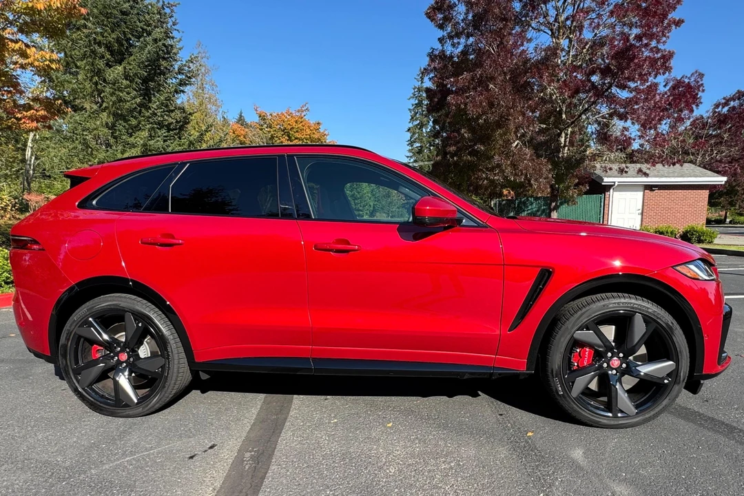 2022 Jaguar F-Pace SVR - Image 19 of 31