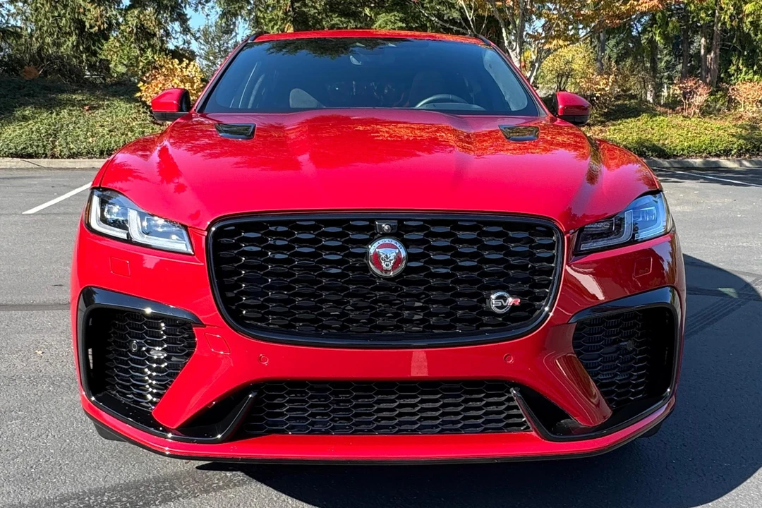 2022 Jaguar F-Pace SVR - Image 2 of 31