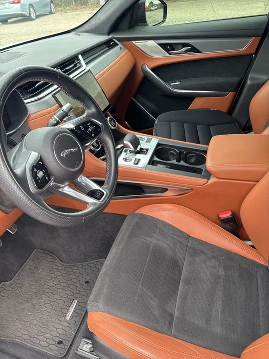 2022 Jaguar F-Pace SVR - Image 3 of 4