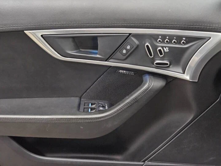 2022 Jaguar F-Type 2nd Gen - Image 12 of 14