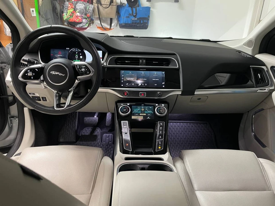 2022 Jaguar I-Pace - Image 13 of 21