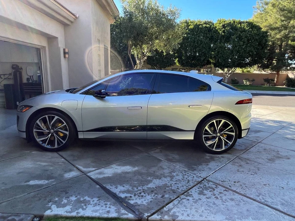 2022 Jaguar I-Pace - Image 2 of 21