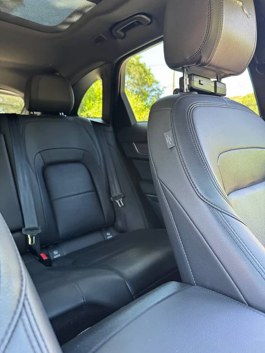 2022 Jaguar F-Pace - Image 9 of 18
