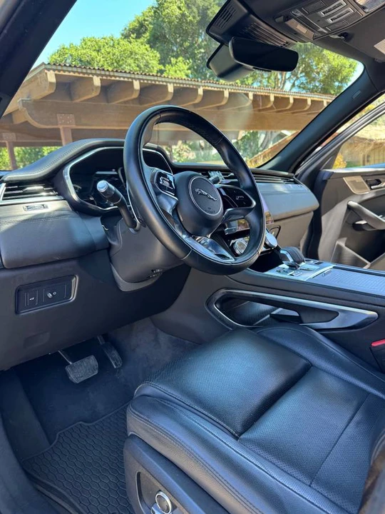 2022 Jaguar F-Pace - Image 12 of 18