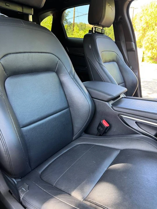 2022 Jaguar F-Pace - Image 16 of 18