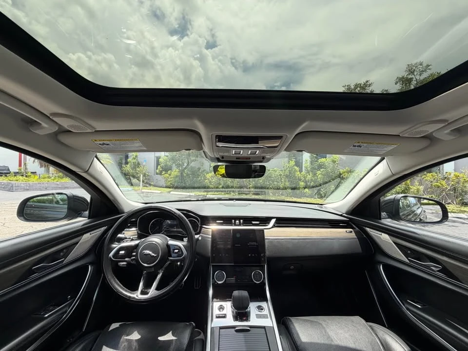2022 Jaguar X260 XF - Image 8 of 15