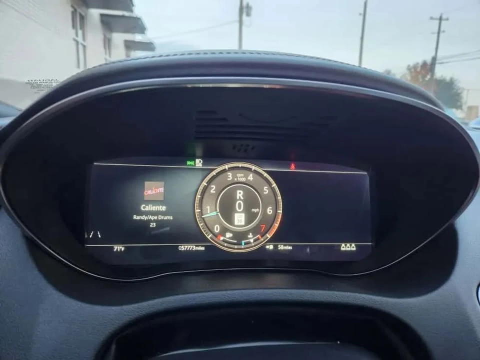 2022 Jaguar E-Pace - Image 10 of 14