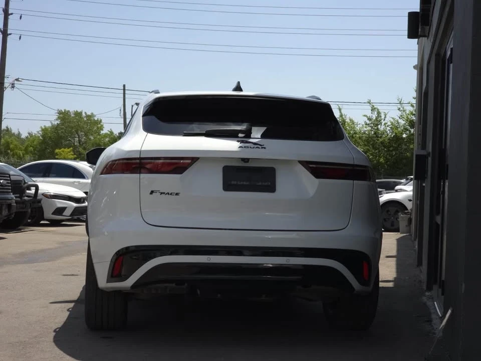 2022 Jaguar F-Pace - Image 11 of 18