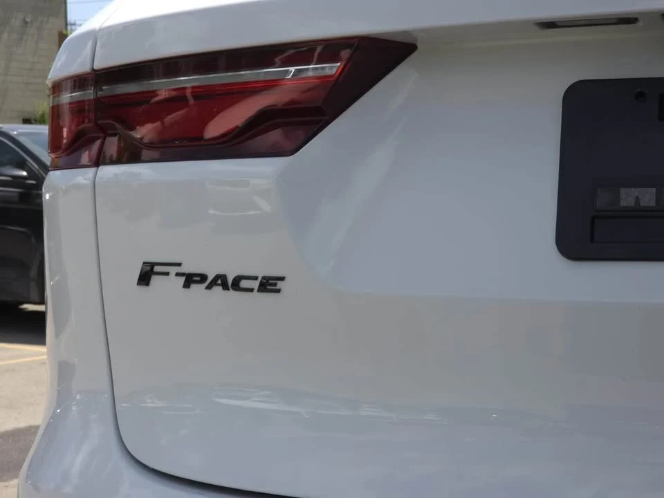 2022 Jaguar F-Pace - Image 5 of 18