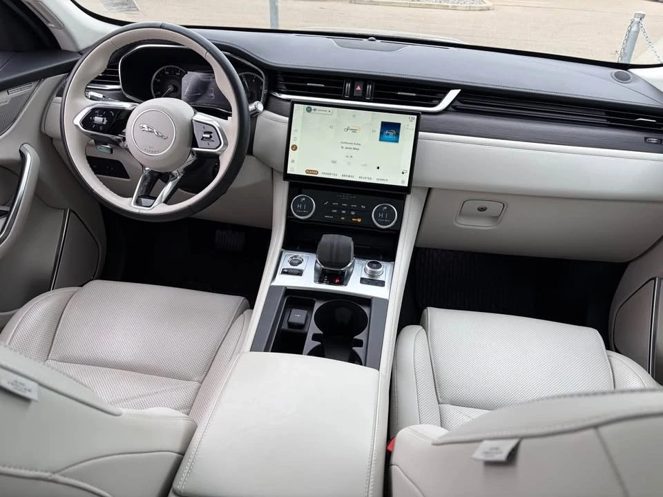 2022 Jaguar F-Pace - Image 8 of 13