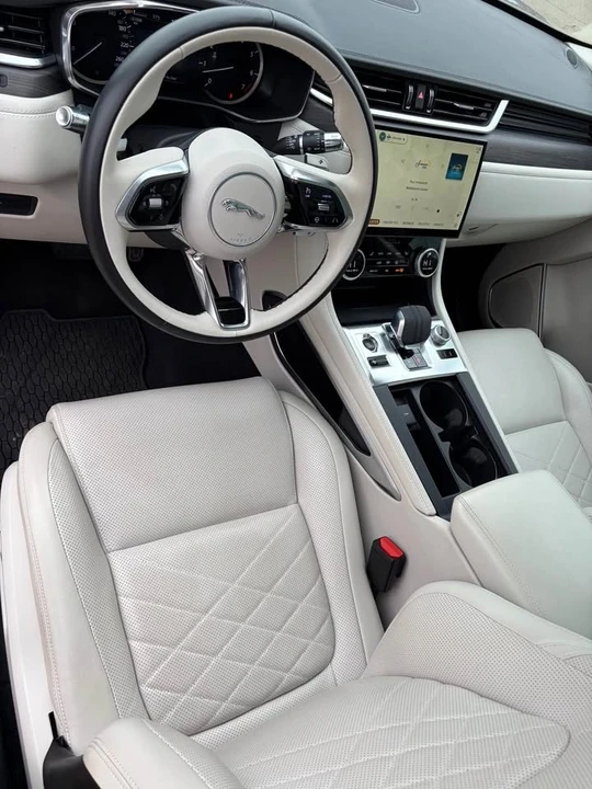 2022 Jaguar F-Pace - Image 12 of 13