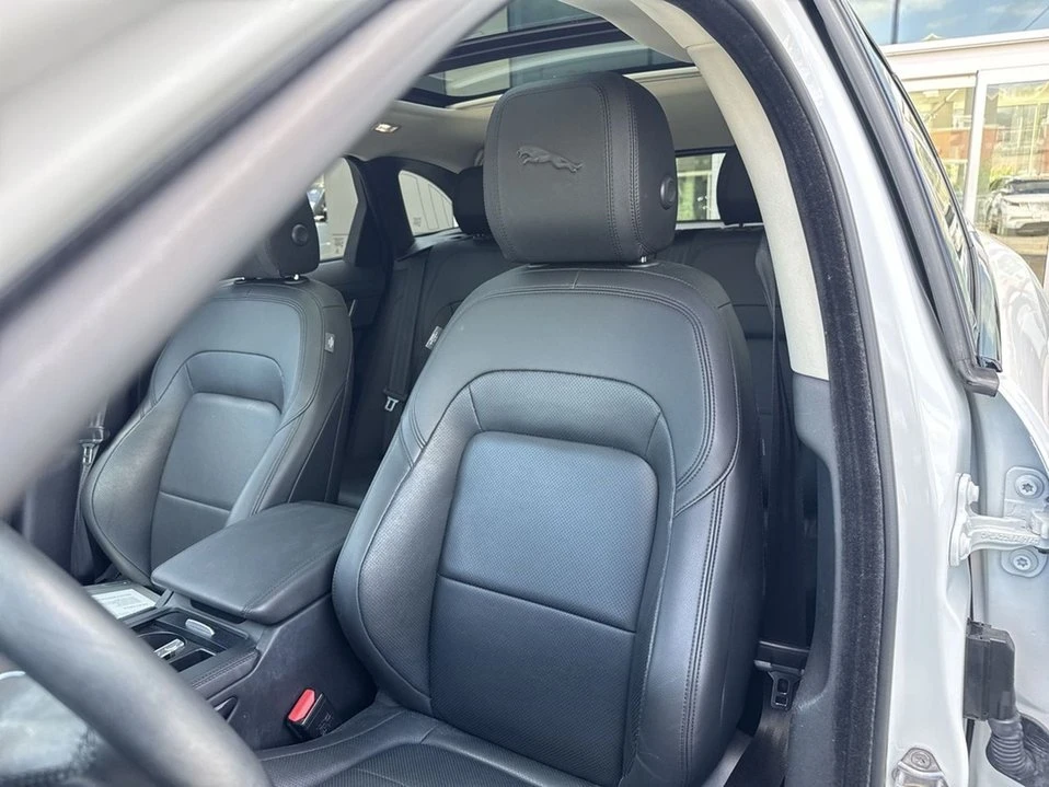 2022 Jaguar F-Pace - Image 4 of 13