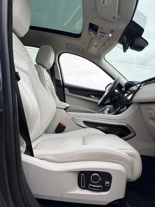 2022 Jaguar F-Pace - Image 7 of 13