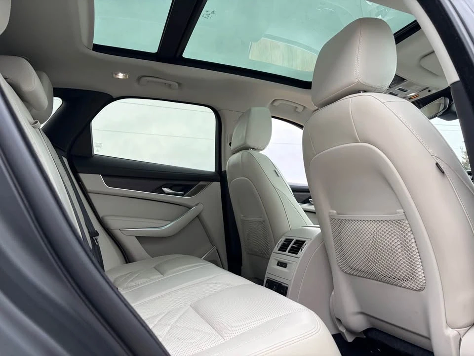 2022 Jaguar F-Pace - Image 9 of 13
