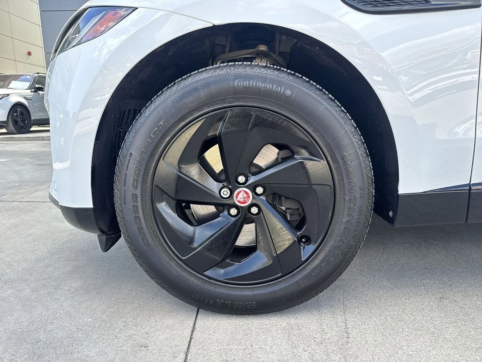 2022 Jaguar F-Pace - Image 3 of 13