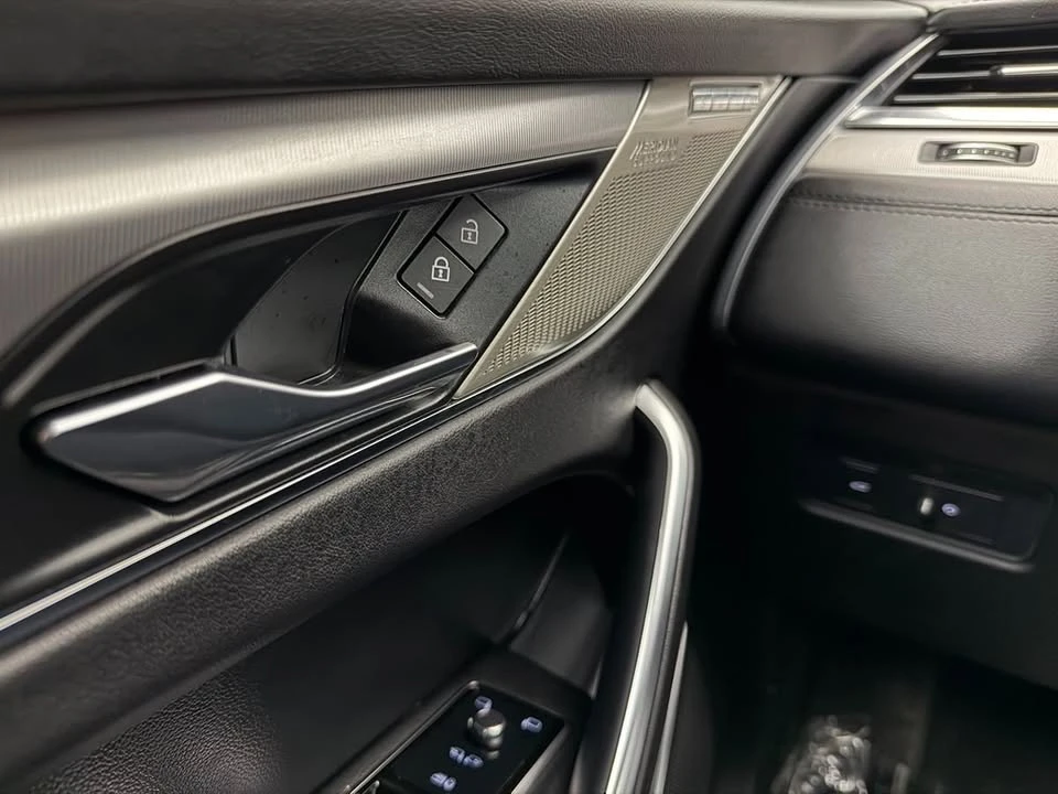 2022 Jaguar F-Pace - Image 18 of 20