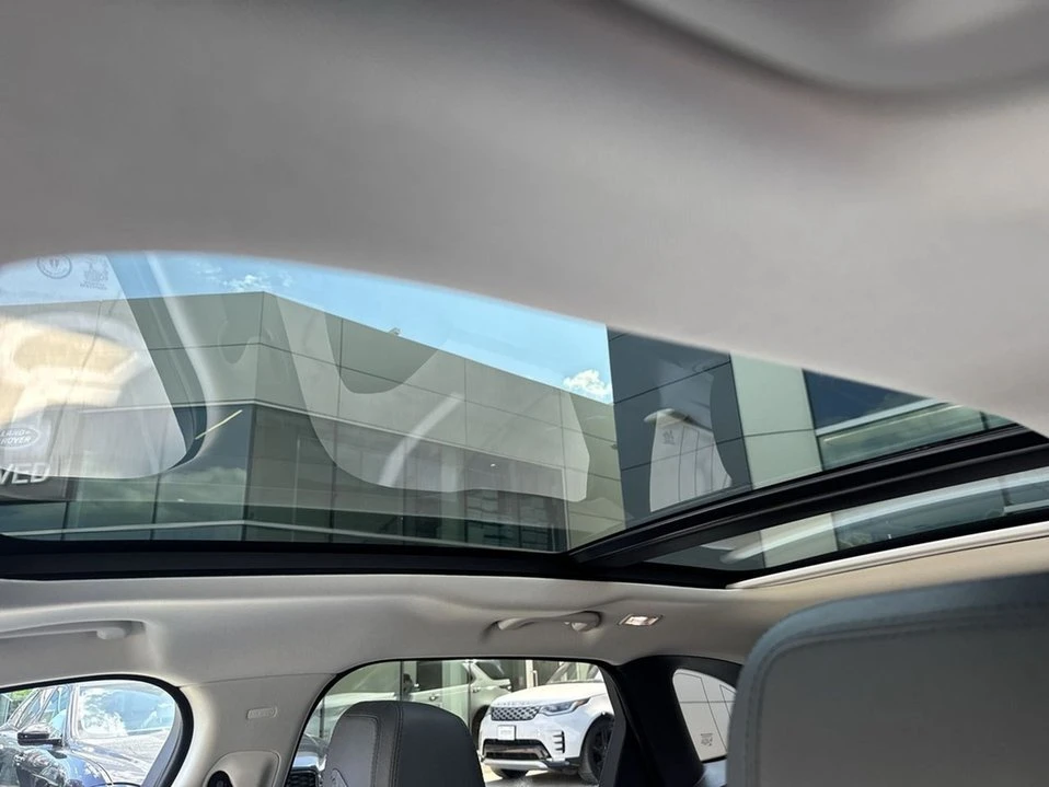 2022 Jaguar F-Pace - Image 12 of 13