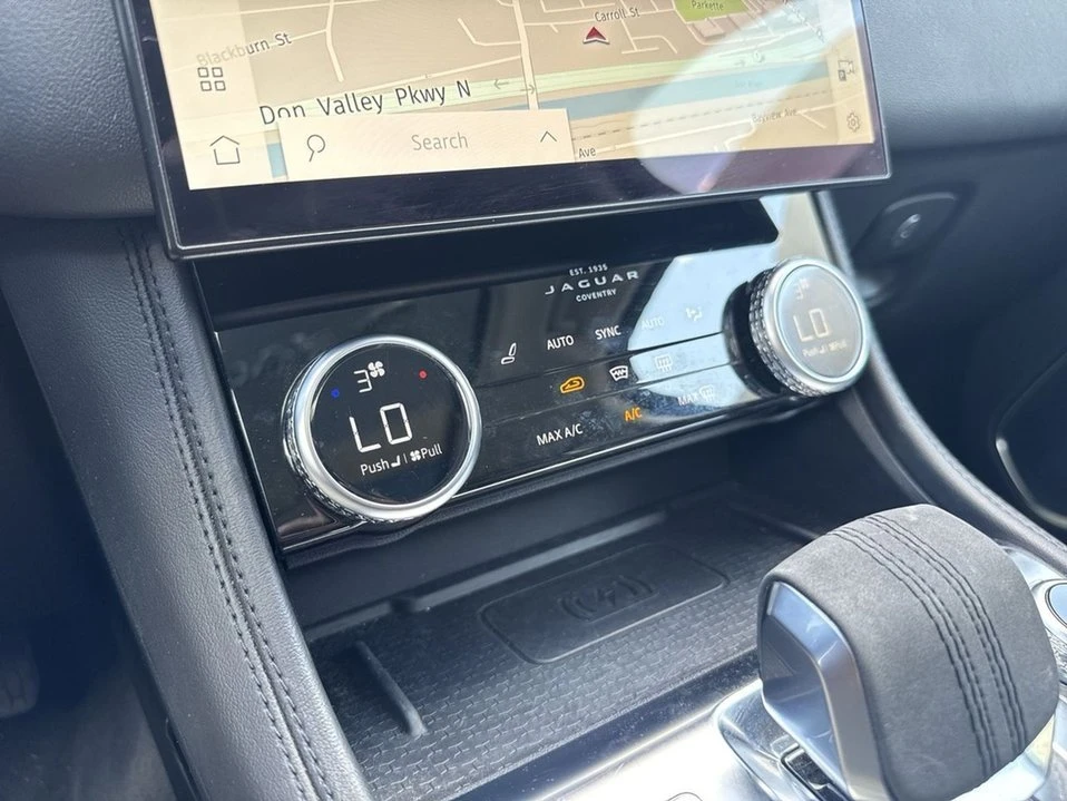 2022 Jaguar F-Pace - Image 9 of 13