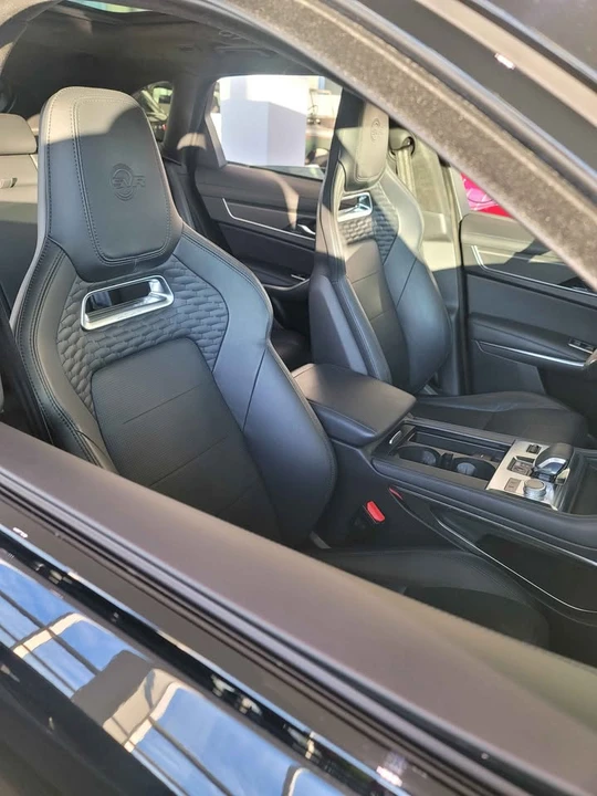 2022 Jaguar F-Pace - Image 3 of 7