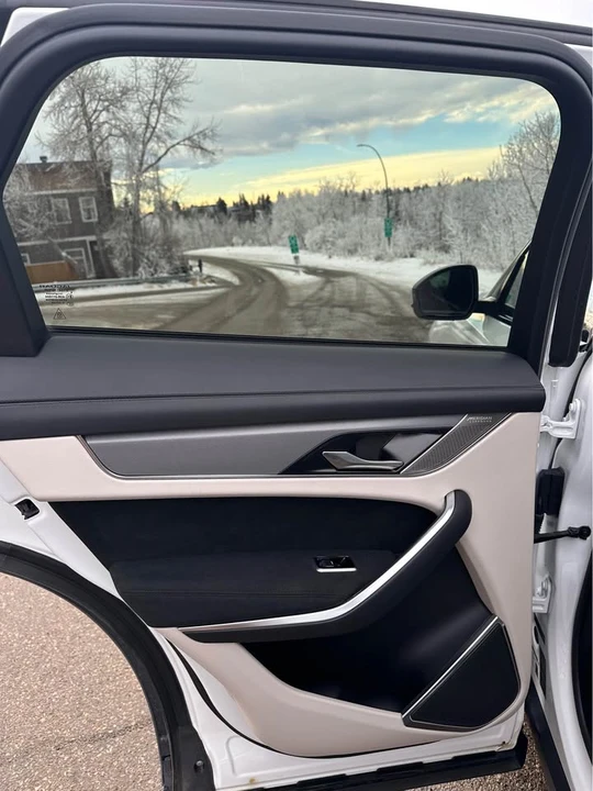 2022 Jaguar F-Pace - Image 11 of 13