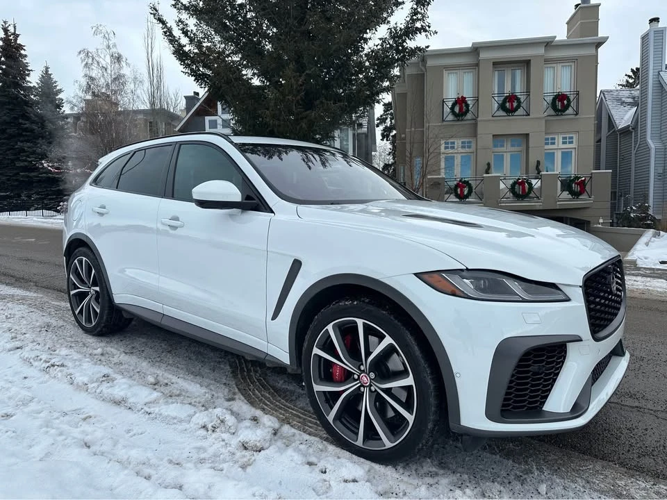 2022 Jaguar F-Pace - Image 2 of 13