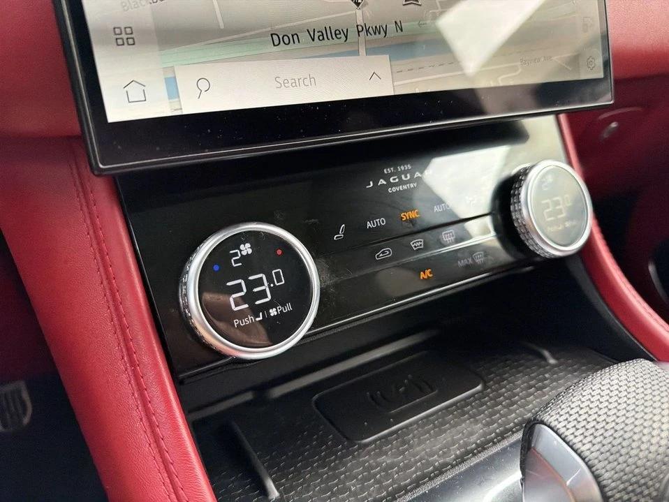 2022 Jaguar F-Pace - Image 13 of 18