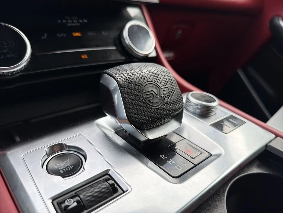2022 Jaguar F-Pace - Image 14 of 18