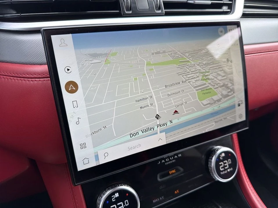 2022 Jaguar F-Pace - Image 12 of 18