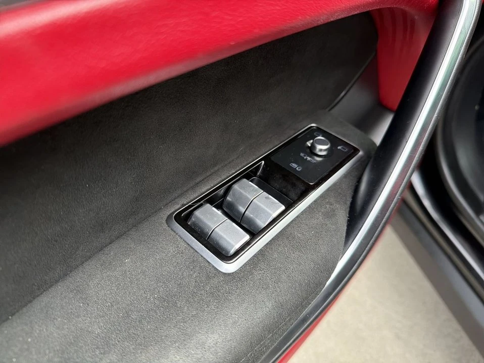 2022 Jaguar F-Pace - Image 7 of 18