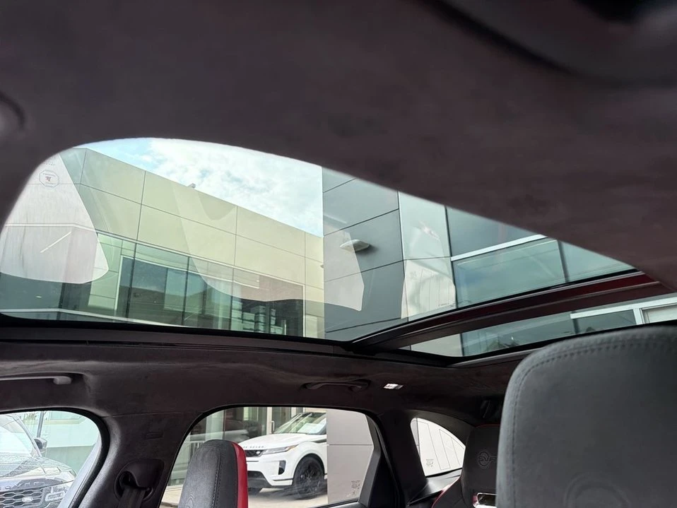 2022 Jaguar F-Pace - Image 16 of 18