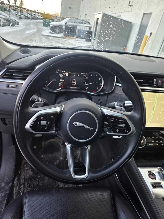 2022 Jaguar F-Pace - Image 13 of 18