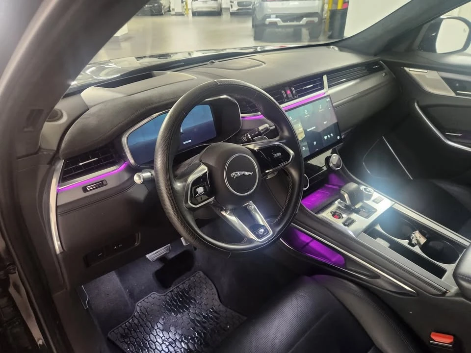 2022 Jaguar F-Pace - Image 16 of 20