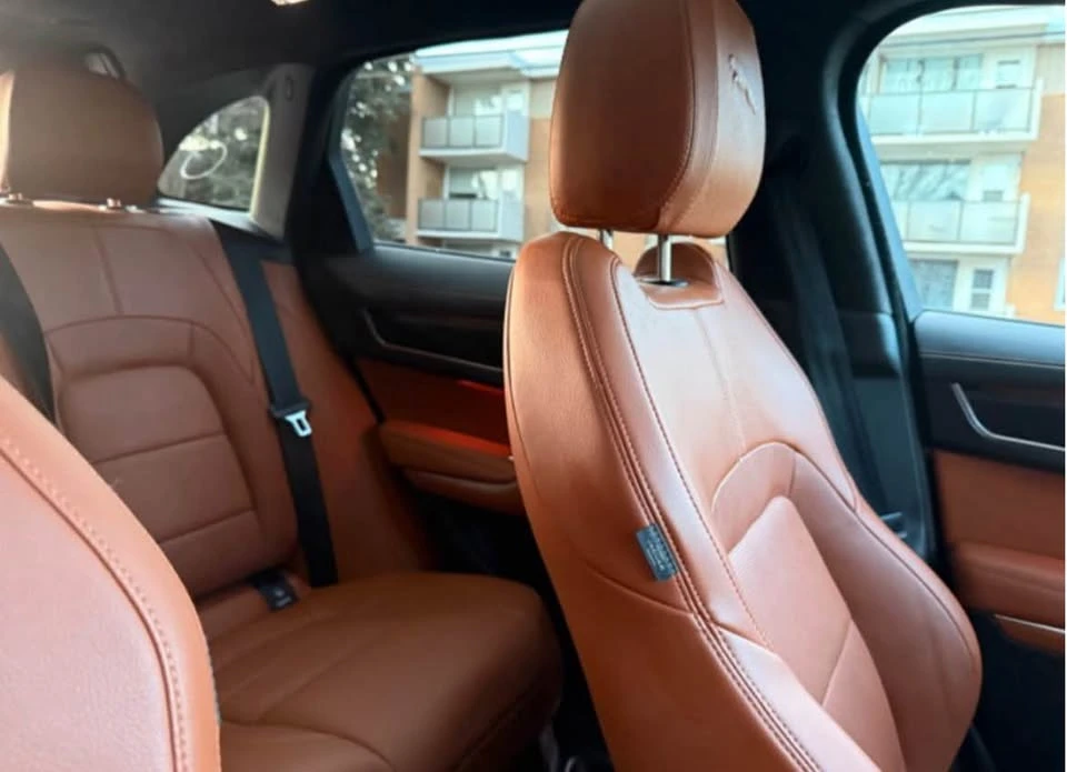 2022 Jaguar F-Pace - Image 5 of 9