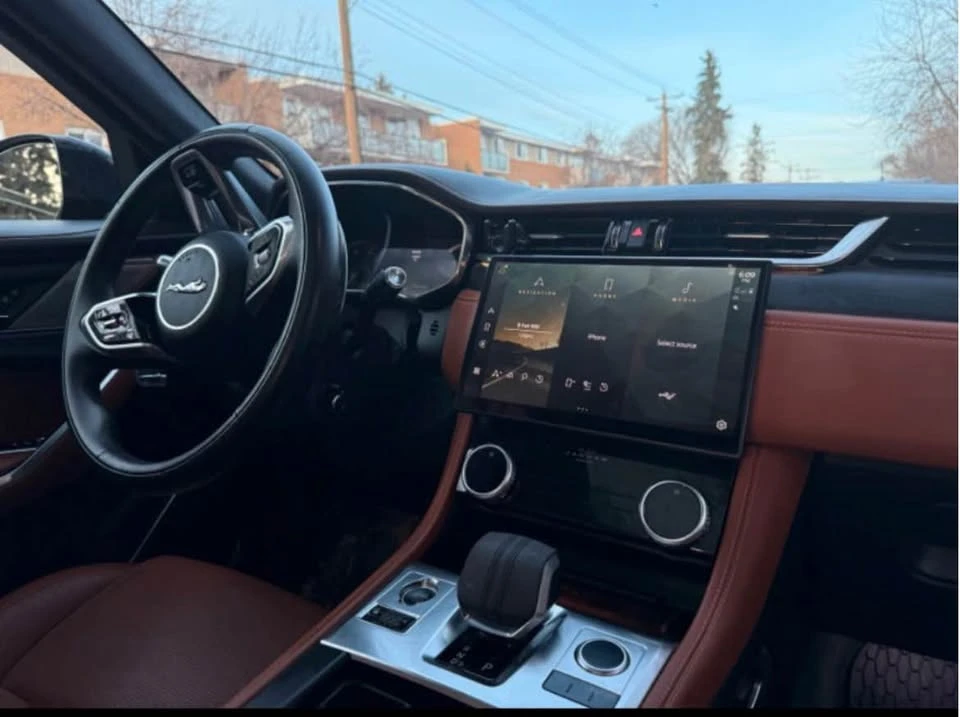 2022 Jaguar F-Pace - Image 4 of 9