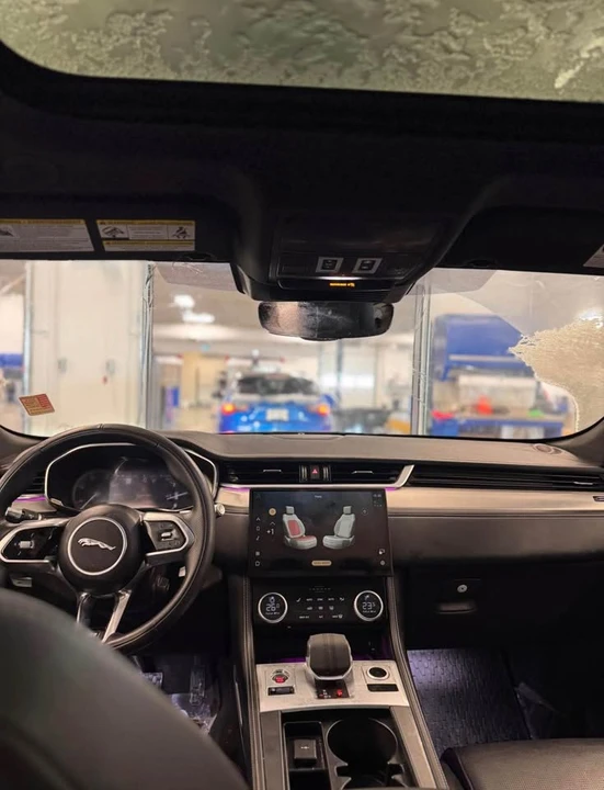 2022 Jaguar F-Pace - Image 2 of 6